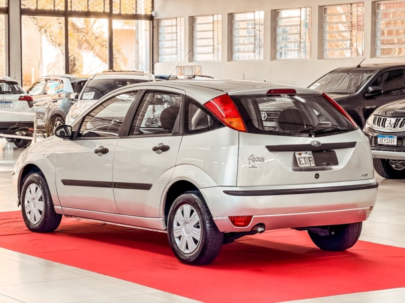 FOCUS 1.6 8V FLEX 4P MANUAL - 2008 - NOVA PRATA