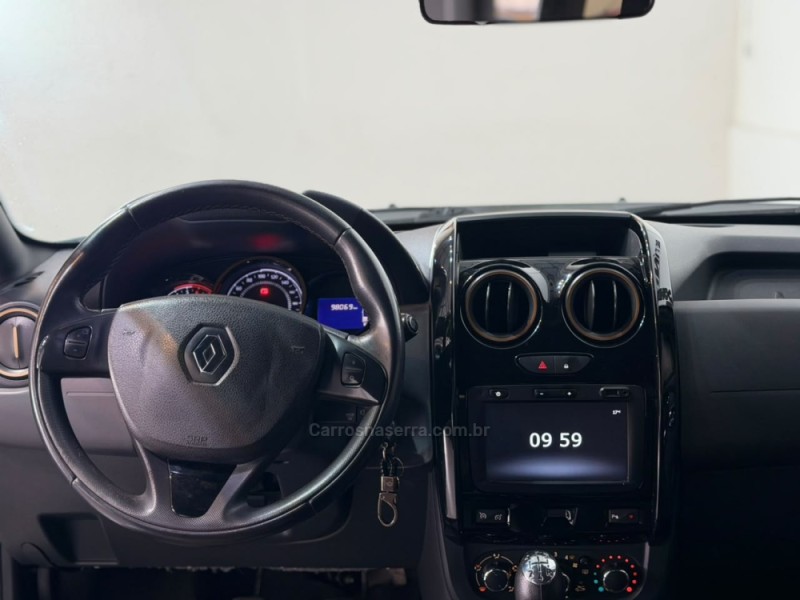 DUSTER 1.6 DYNAMIQUE 4X2 16V FLEX 4P MANUAL - 2016 - ESTâNCIA VELHA