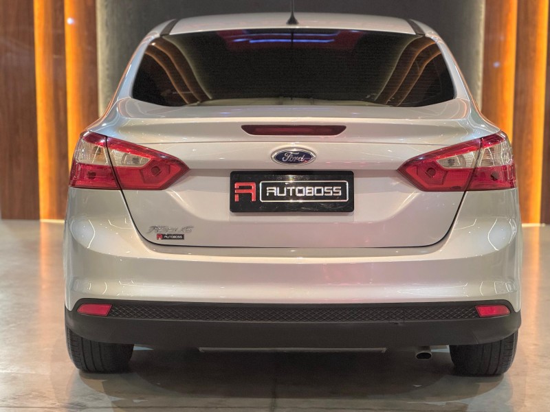 FOCUS 2.0 SE 16V FLEX 4P AUTOMÁTICO - 2015 - NOVO HAMBURGO