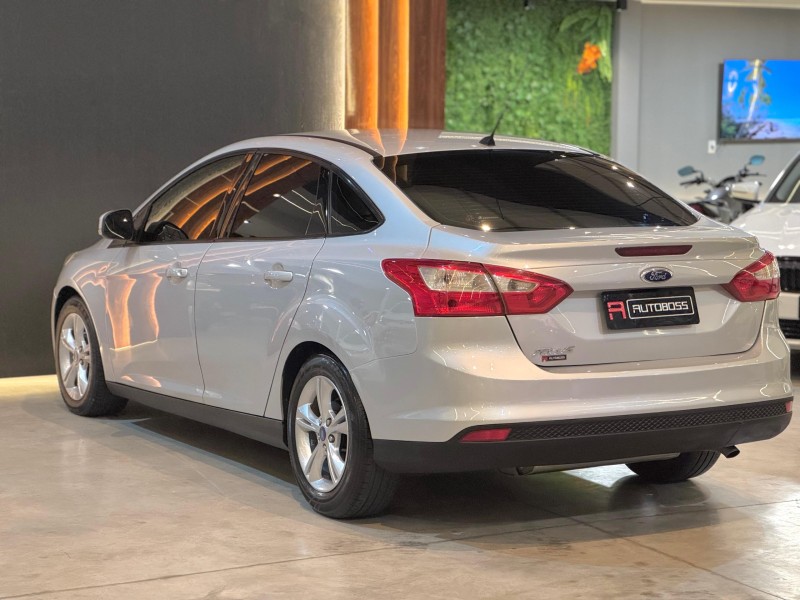 FOCUS 2.0 SE 16V FLEX 4P AUTOMÁTICO - 2015 - NOVO HAMBURGO