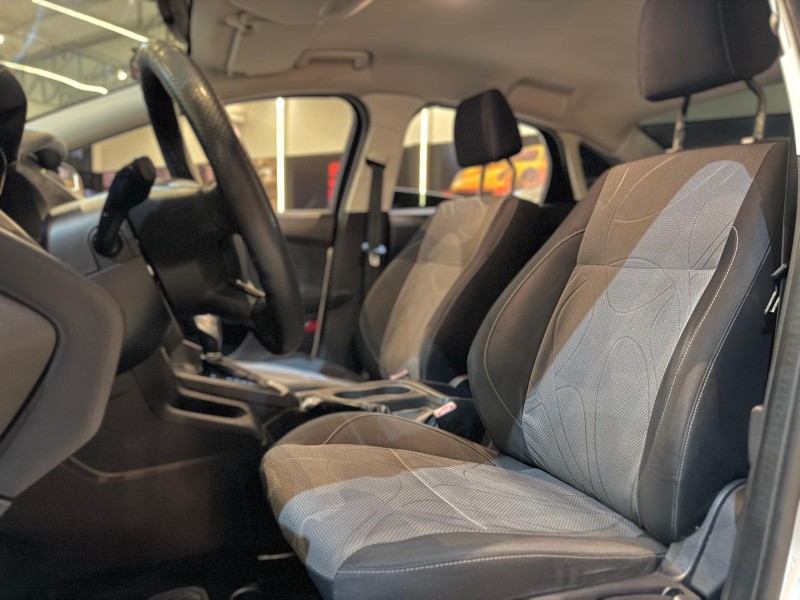 FOCUS 2.0 SE 16V FLEX 4P AUTOMÁTICO - 2015 - NOVO HAMBURGO