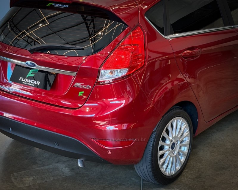 FIESTA 1.6 TITANIUM HATCH 16V FLEX 4P AUTOMÁTICO - 2017 - GARIBALDI