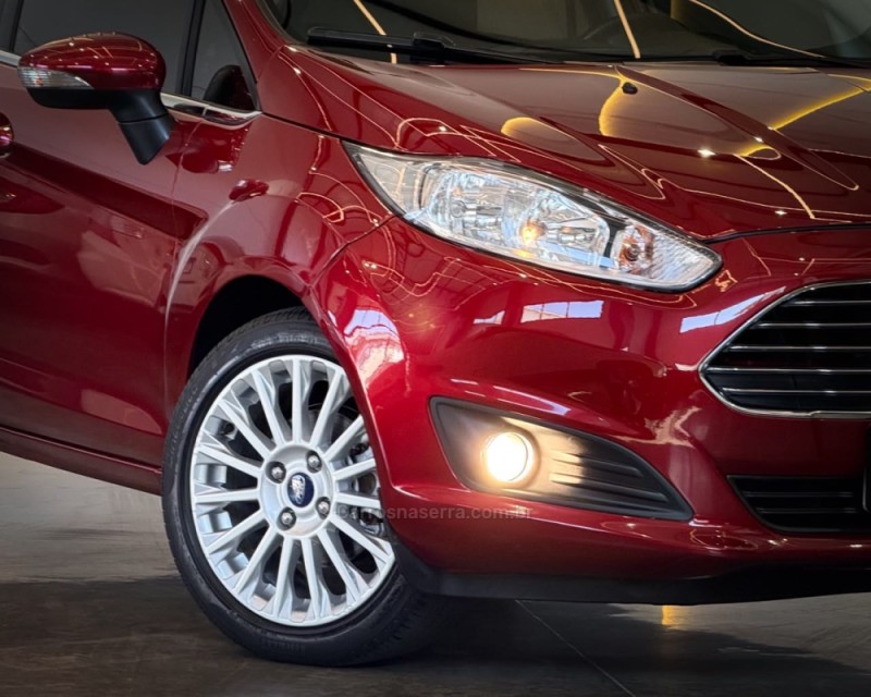 FIESTA 1.6 TITANIUM HATCH 16V FLEX 4P AUTOMÁTICO - 2017 - GARIBALDI