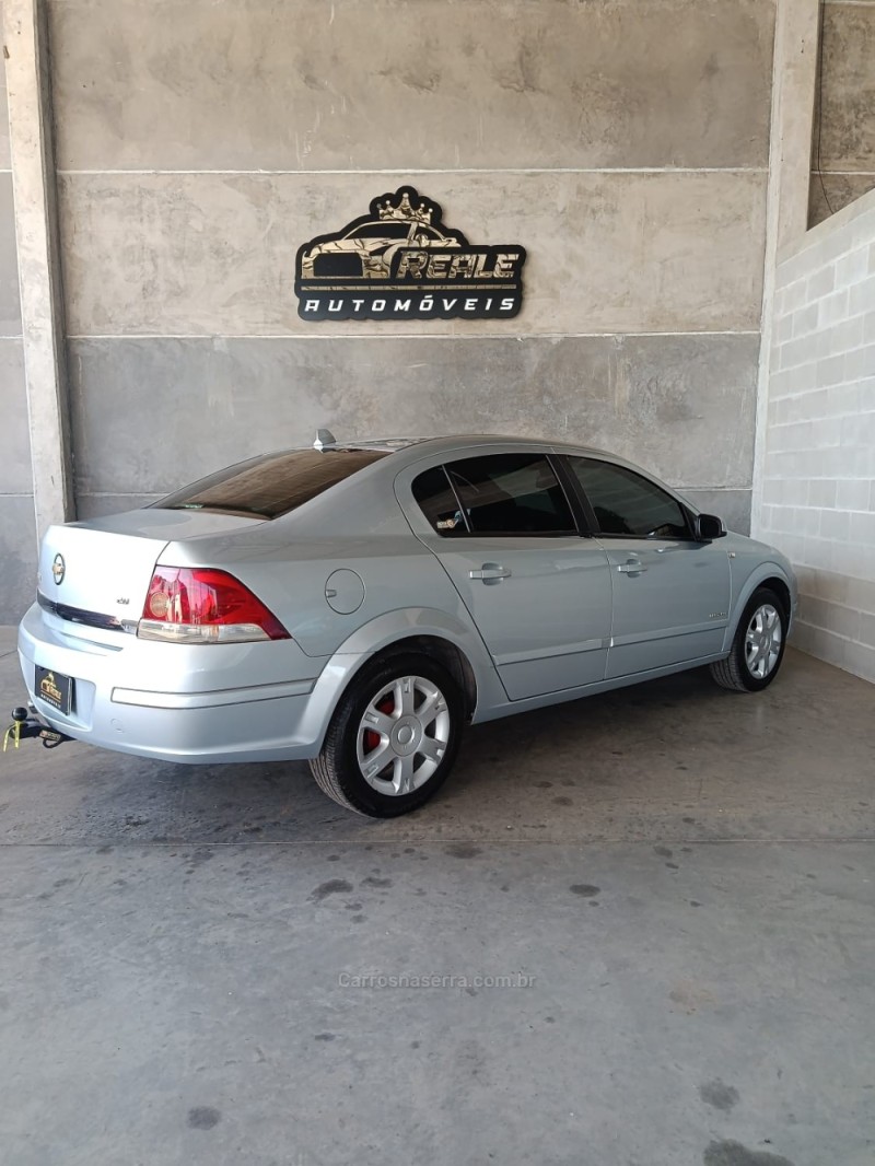 VECTRA 2.0 MPFI ELEGANCE 8V FLEX 4P MANUAL - 2006 - VALE REAL