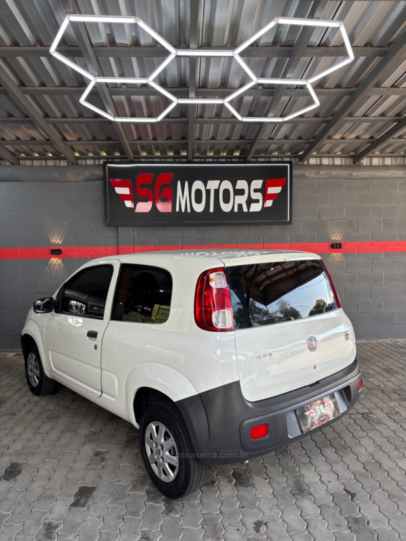 UNO 1.0 VIVACE 8V FLEX 2P MANUAL - 2012 - HARMONIA