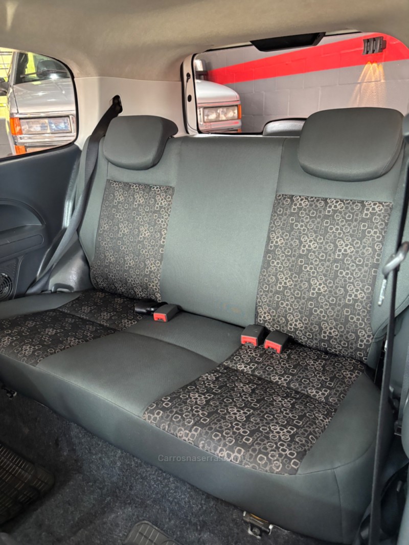 UNO 1.0 VIVACE 8V FLEX 2P MANUAL - 2012 - HARMONIA