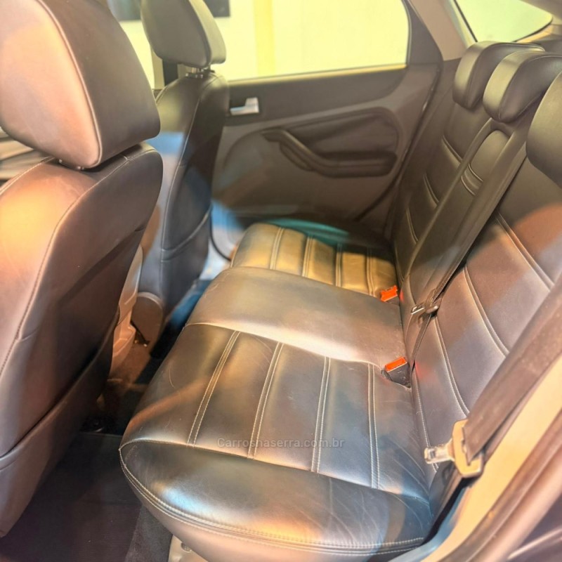 FOCUS 2.0 GHIA 16V GASOLINA 4P AUTOMÁTICO - 2009 - NOVO HAMBURGO