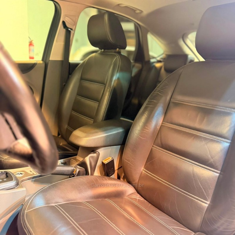 FOCUS 2.0 GHIA 16V GASOLINA 4P AUTOMÁTICO - 2009 - NOVO HAMBURGO