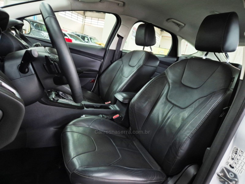 FOCUS 2.0 TITANIUM HATCH 16V FLEX 4P AUTOMÁTICO - 2016 - CAXIAS DO SUL