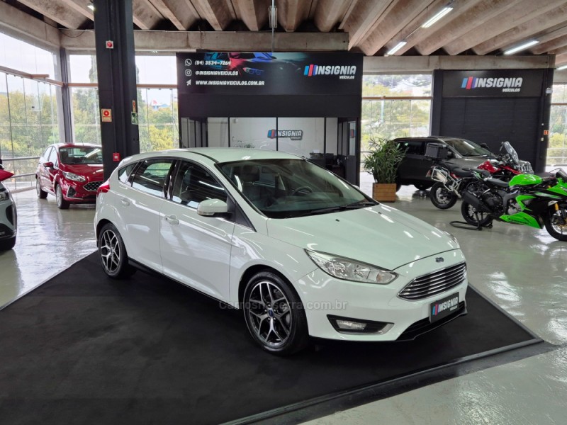 FOCUS 2.0 TITANIUM HATCH 16V FLEX 4P AUTOMÁTICO - 2016 - CAXIAS DO SUL