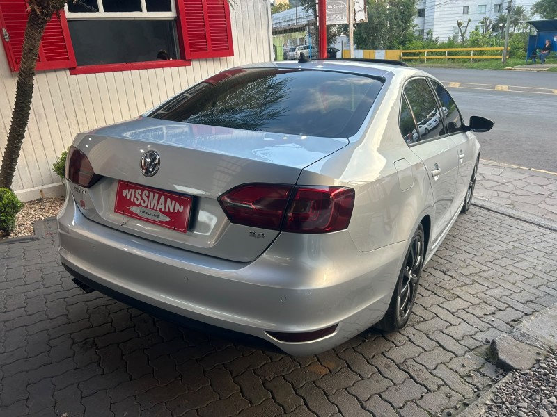 JETTA 2.0 COMFORTLINE FLEX 4P TIPTRONIC - 2012 - TRêS COROAS