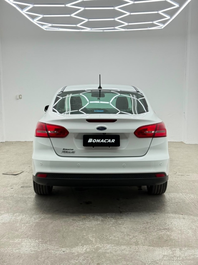 FOCUS 2.0 SE PLUS FASTBACK 16V FLEX 4P AUTOMÁTICO - 2018 - CAXIAS DO SUL