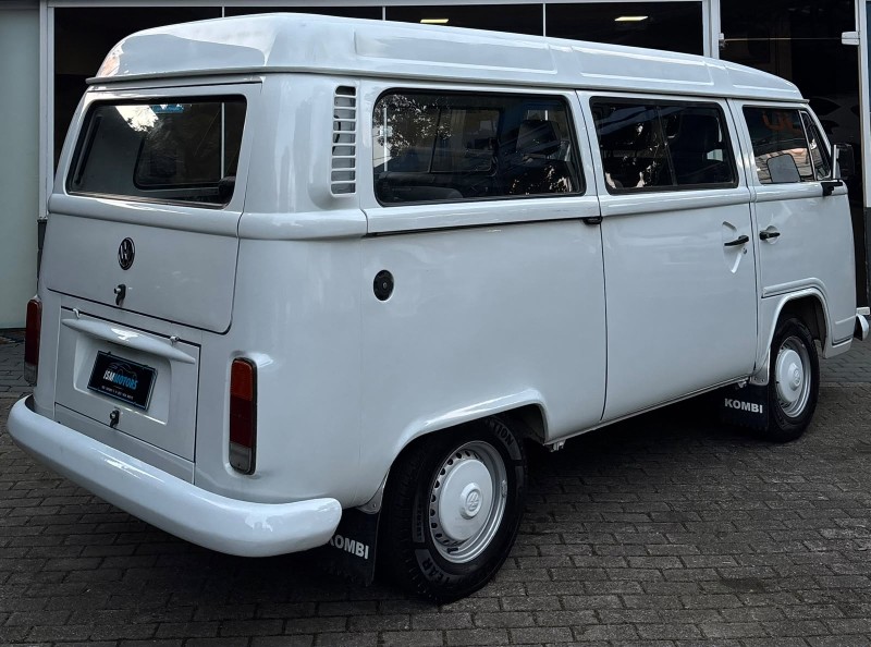 KOMBI 1.6 MI STD LOTAÇÃO 8V GASOLINA 3P MANUAL - 2000 - CAXIAS DO SUL