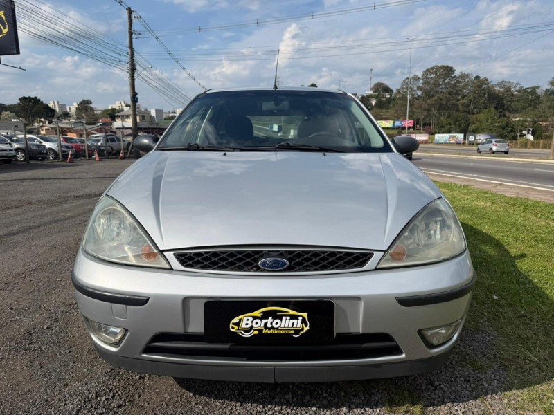FOCUS 1.6 8V GASOLINA 4P MANUAL - 2005 - FARROUPILHA