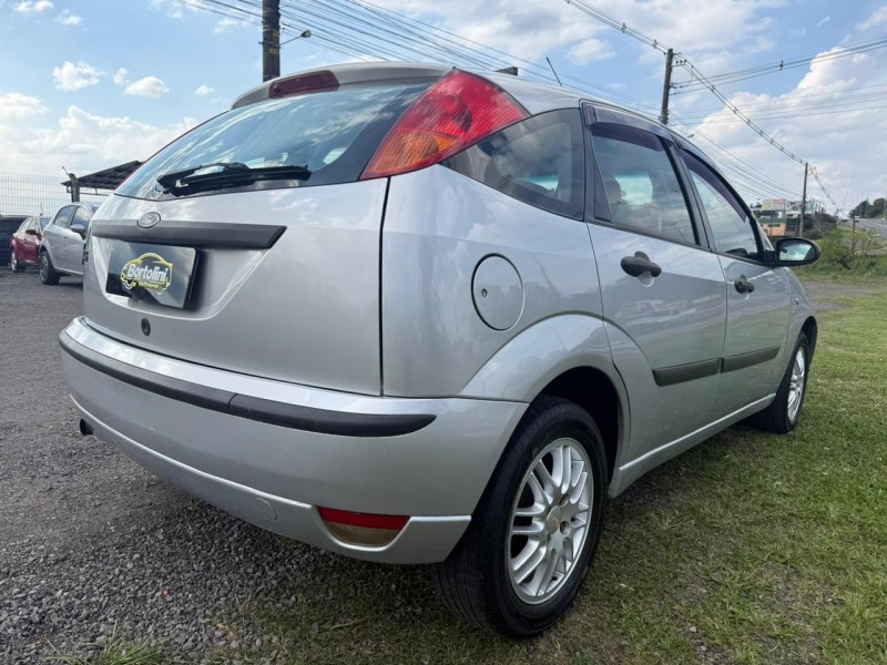 FOCUS 1.6 8V GASOLINA 4P MANUAL - 2005 - FARROUPILHA