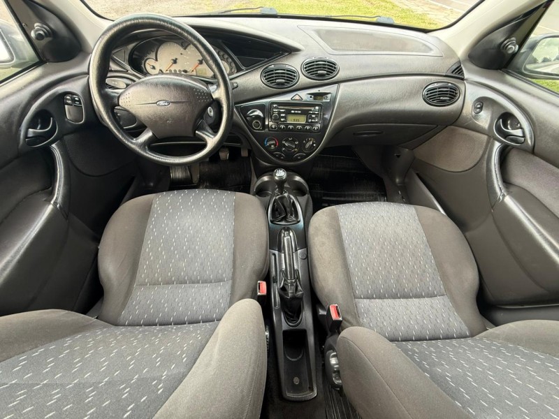 FOCUS 1.6 8V GASOLINA 4P MANUAL - 2005 - FARROUPILHA