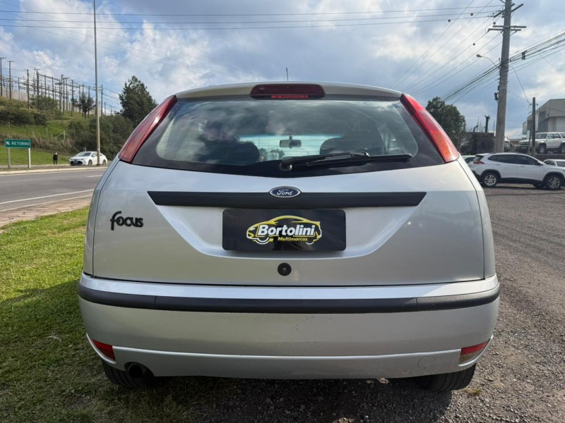 FOCUS 1.6 8V GASOLINA 4P MANUAL - 2005 - FARROUPILHA