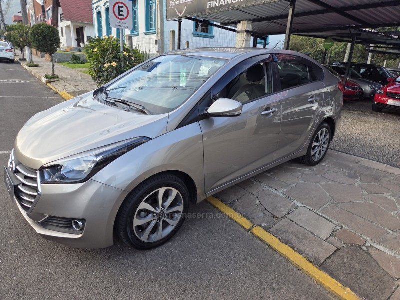 HB20S 1.0 COMFORT PLUS 12V TURBO FLEX 4P MANUAL - 2017 - PICADA CAFé