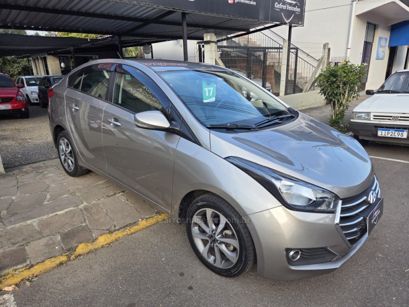 HB20S 1.0 COMFORT PLUS 12V TURBO FLEX 4P MANUAL - 2017 - PICADA CAFé