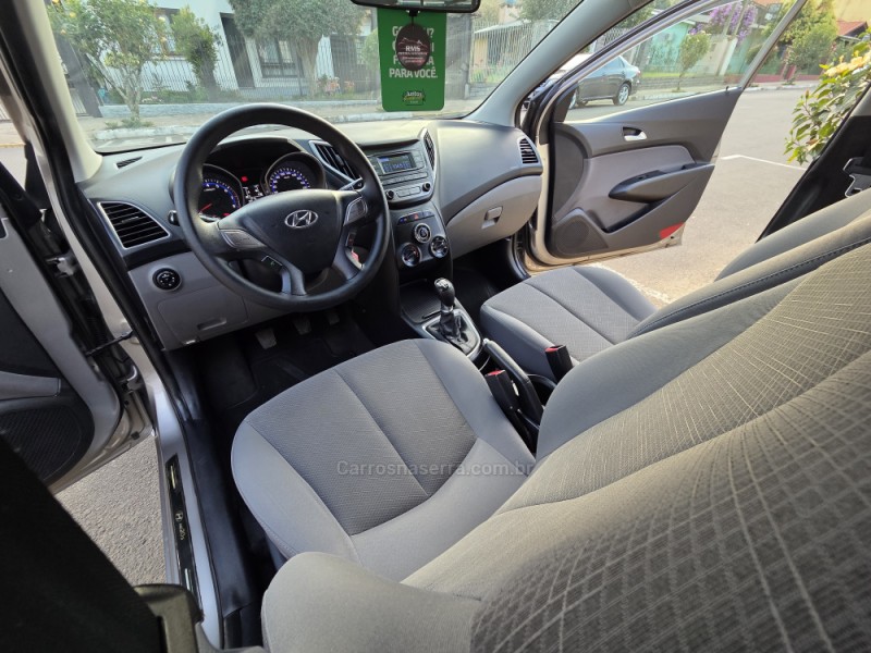 HB20S 1.0 COMFORT PLUS 12V TURBO FLEX 4P MANUAL - 2017 - PICADA CAFé