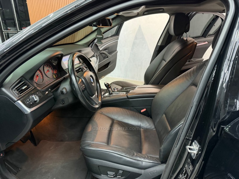 535I 3.0 SEDAN 6 CILINDROS 24V TURBO GASOLINA 4P AUTOMÁTICO - 2011 - SAPIRANGA
