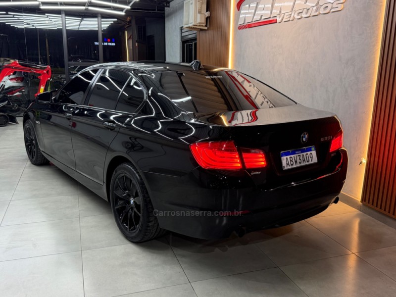 535I 3.0 SEDAN 6 CILINDROS 24V TURBO GASOLINA 4P AUTOMÁTICO - 2011 - SAPIRANGA