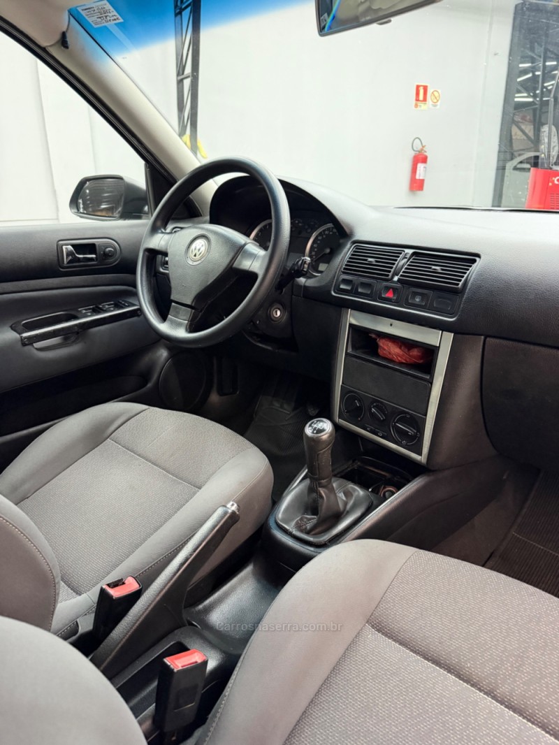 GOLF 2.0 MI 8V FLEX 4P MANUAL - 2009 - SAPIRANGA