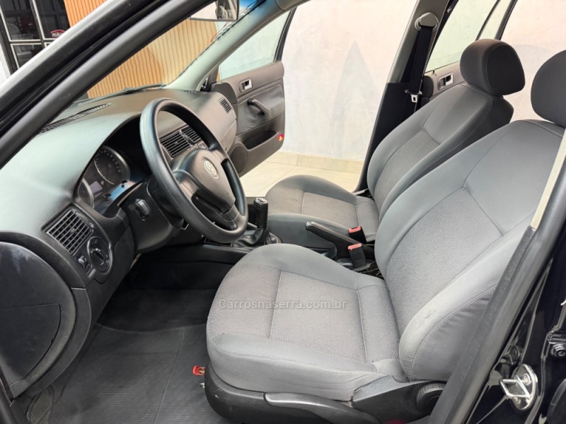 GOLF 2.0 MI 8V FLEX 4P MANUAL - 2009 - SAPIRANGA