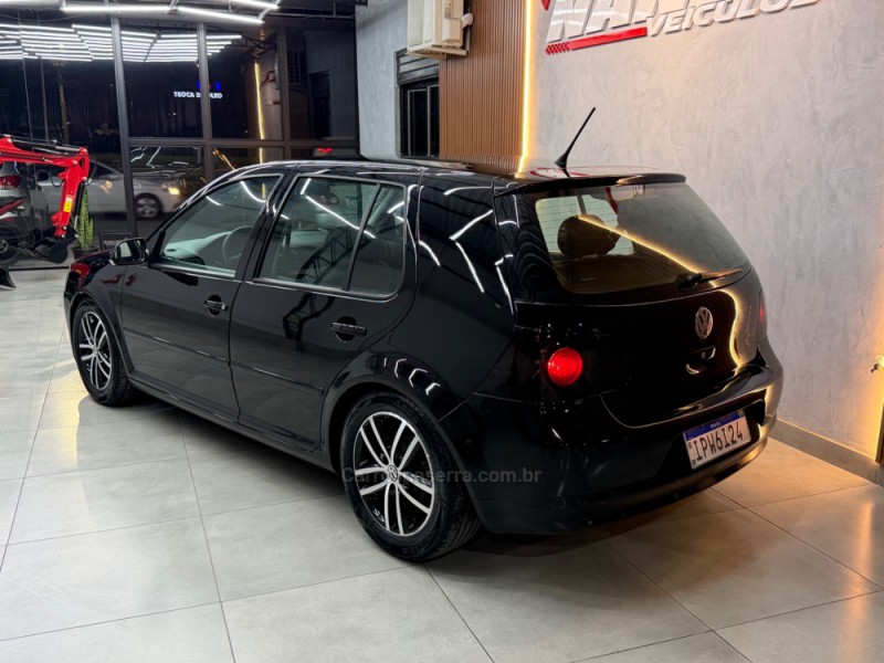 GOLF 2.0 MI 8V FLEX 4P MANUAL - 2009 - SAPIRANGA