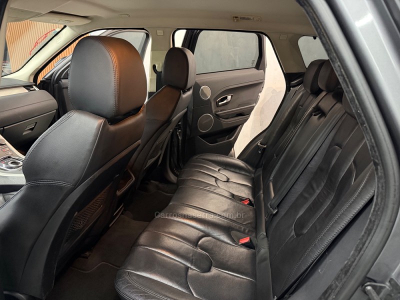 RANGE ROVER EVOQUE 2.0 PURE 4WD 16V GASOLINA 4P AUTOMÁTICO - 2015 - SAPIRANGA
