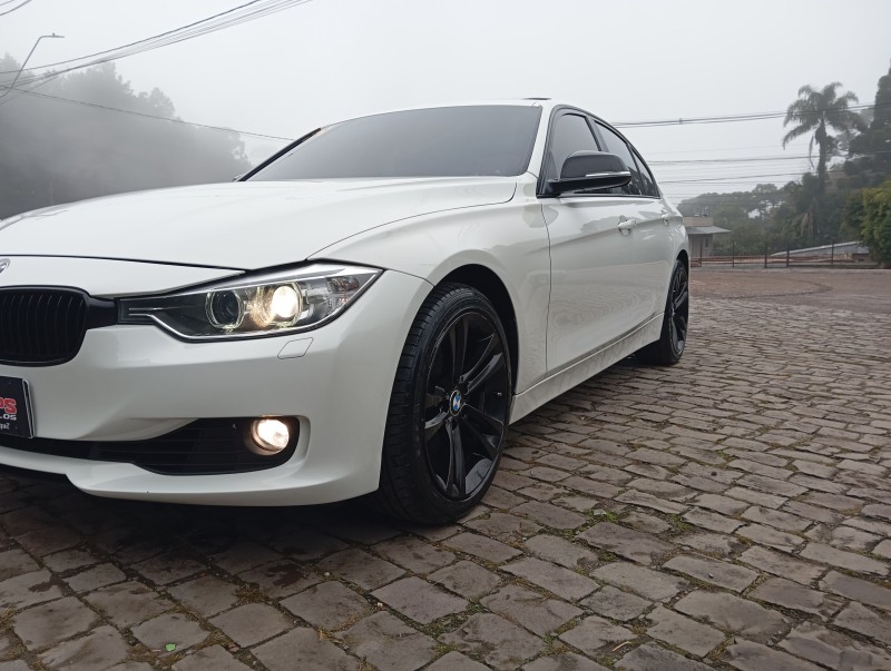 328I 2.0 SEDAN 16V GASOLINA 4P AUTOMÁTICO - 2014 - CAXIAS DO SUL