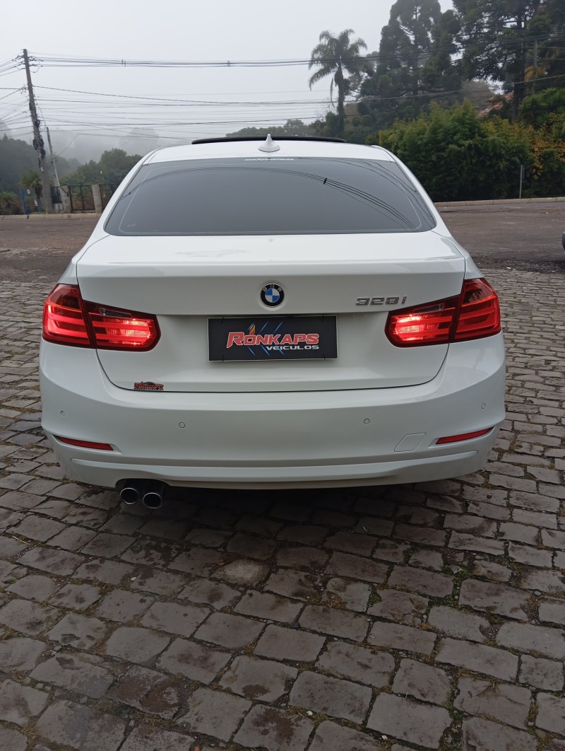 328I 2.0 SEDAN 16V GASOLINA 4P AUTOMÁTICO - 2014 - CAXIAS DO SUL