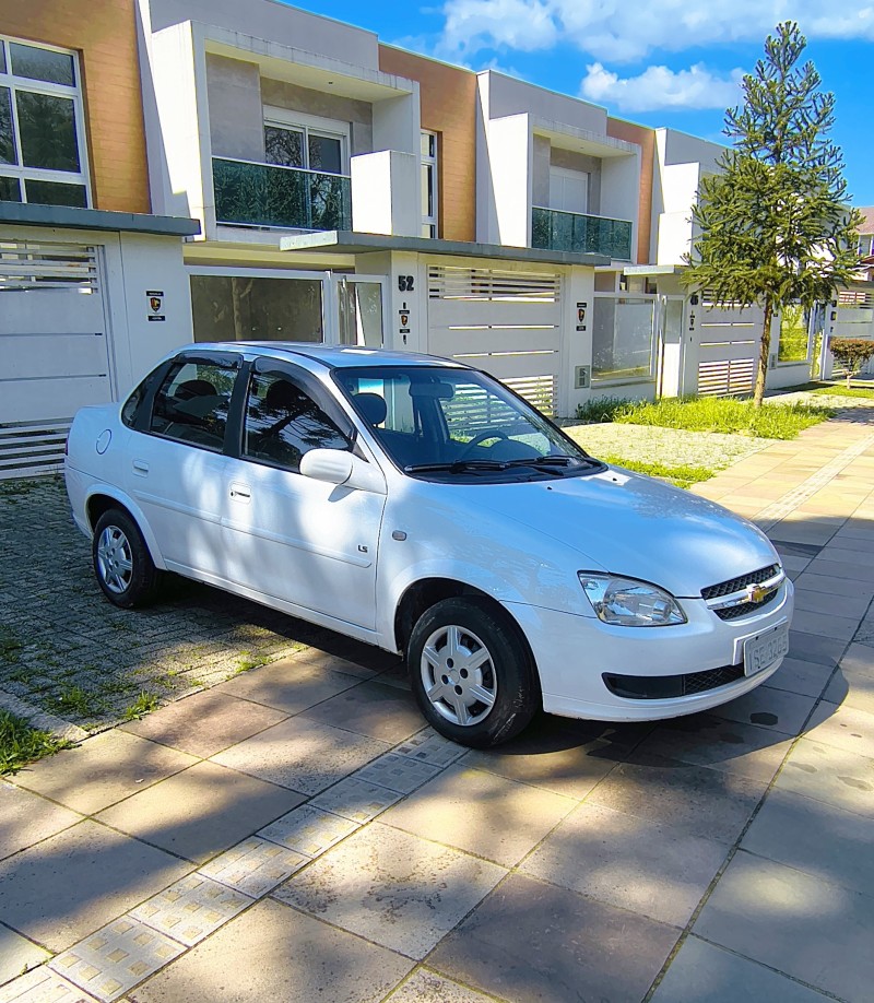 CLASSIC 1.0 MPFI LS 8V FLEX 4P MANUAL