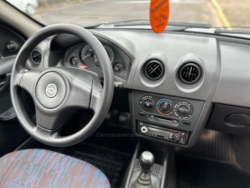 CELTA 1.0 MPFI LS 8V FLEX 4P MANUAL - 2011 - PAROBé