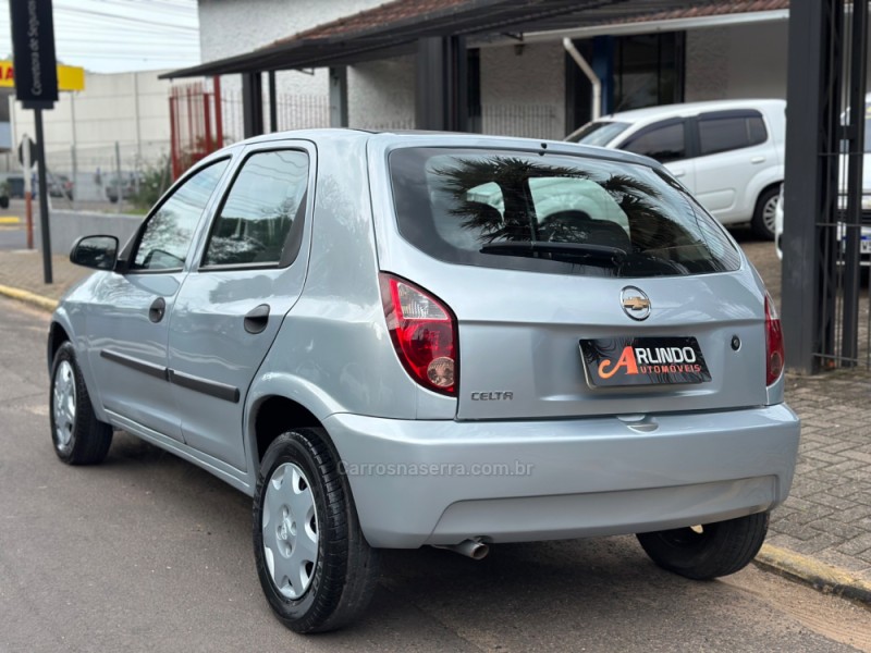 CELTA 1.0 MPFI LS 8V FLEX 4P MANUAL - 2011 - PAROBé