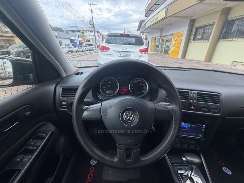 GOLF 2.0 MI 8V FLEX 4P TIPTRONIC - 2013 - NOVA BASSANO