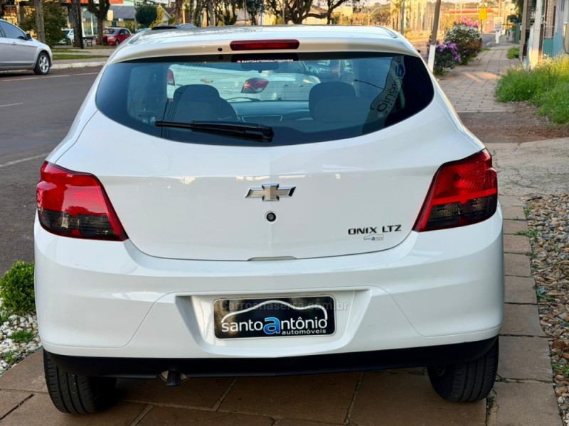 ONIX 1.4 MPFI LTZ 8V FLEX 4P AUTOMÁTICO - 2016 - LAGOA VERMELHA