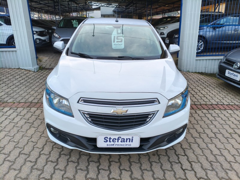 PRISMA 1.4 MPFI LTZ 8V FLEX 4P MANUAL - 2015 - BOM PRINCíPIO