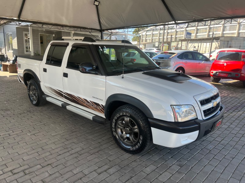 S10 2.4 MPFI RODEIO 4X2 CD 8V FLEX 4P MANUAL - 2011 - CAXIAS DO SUL