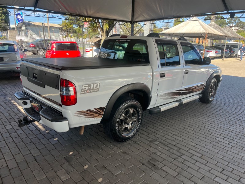 S10 2.4 MPFI RODEIO 4X2 CD 8V FLEX 4P MANUAL - 2011 - CAXIAS DO SUL