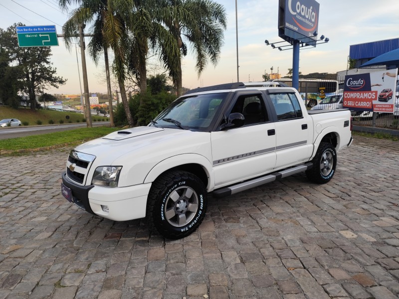 S10 2.4 MPFI EXECUTIVE 4X2 CD 8V FLEX 4P MANUAL - 2011 - FARROUPILHA