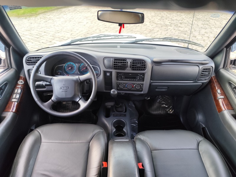 S10 2.4 MPFI EXECUTIVE 4X2 CD 8V FLEX 4P MANUAL - 2011 - FARROUPILHA