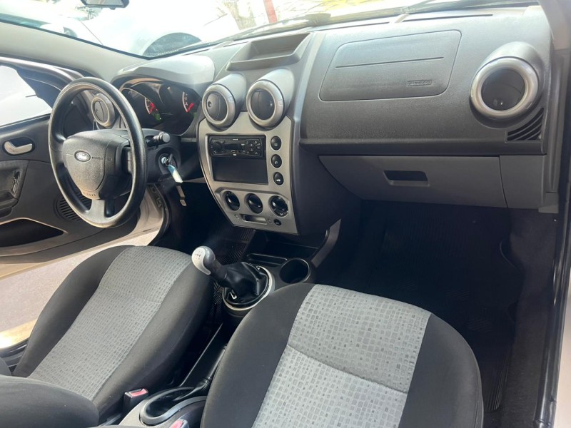 FIESTA 1.0 ROCAM SE SEDAN 8V FLEX 4P MANUAL - 2014 - CAXIAS DO SUL