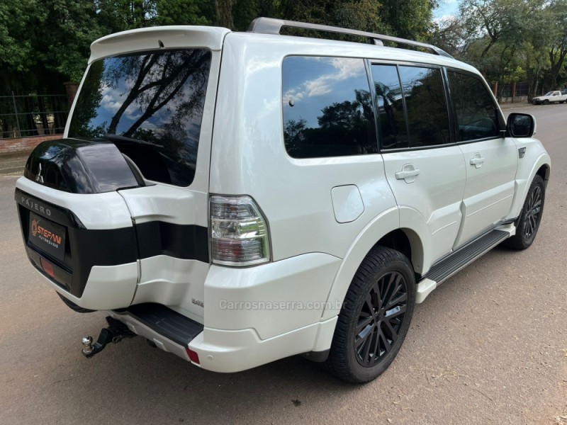 PAJERO FULL 3.2 HPE 4X4 16V TURBO INTERCOOLER DIESEL 4P AUTOMÁTICO - 2020 - FELIZ