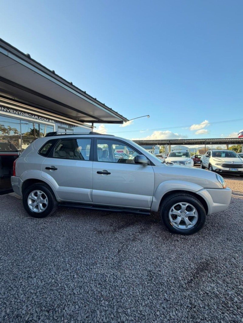 TUCSON 2.0 MPFI GL 16V 142CV 2WD GASOLINA 4P MANUAL - 2012 - LAJEADO