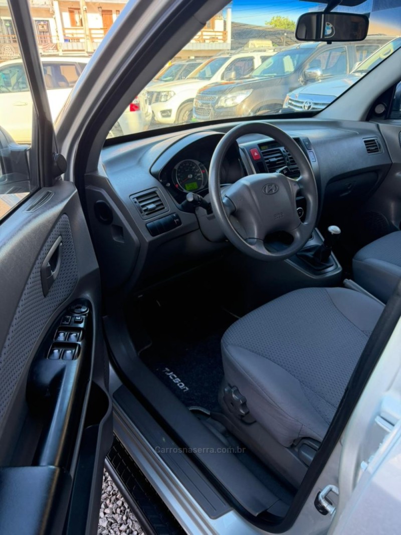 TUCSON 2.0 MPFI GL 16V 142CV 2WD GASOLINA 4P MANUAL - 2012 - LAJEADO