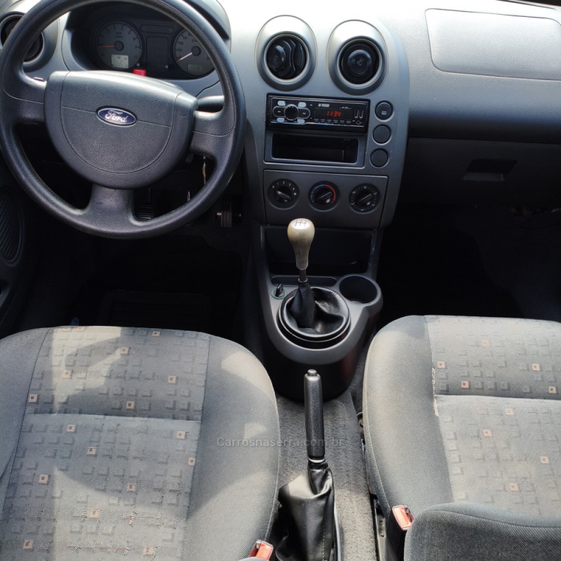 FIESTA 1.0 MPI PERSONNALITÉ 8V GASOLINA 4P MANUAL - 2003 - CAXIAS DO SUL