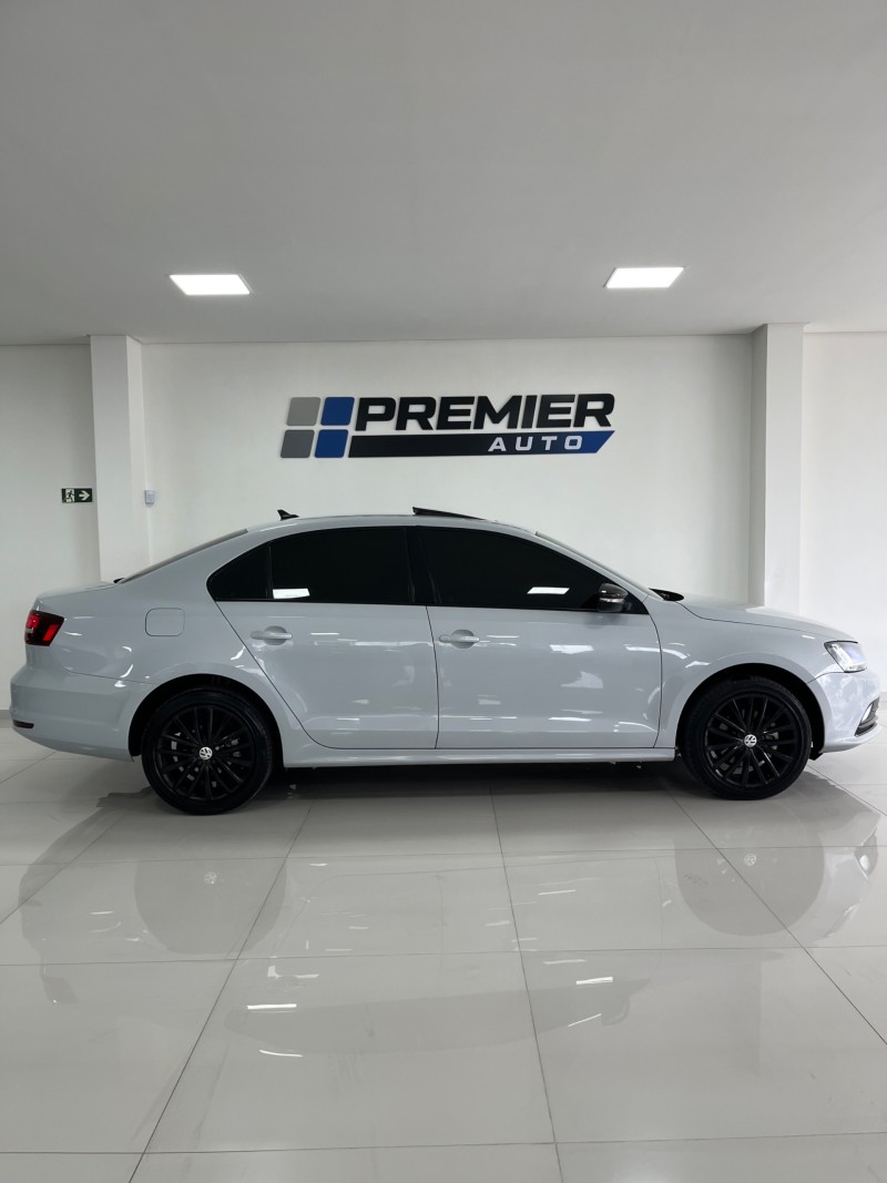 JETTA 1.4 16V TSI COMFORTLINE GASOLINA 4P TIPTRONIC - 2011 - CAXIAS DO SUL