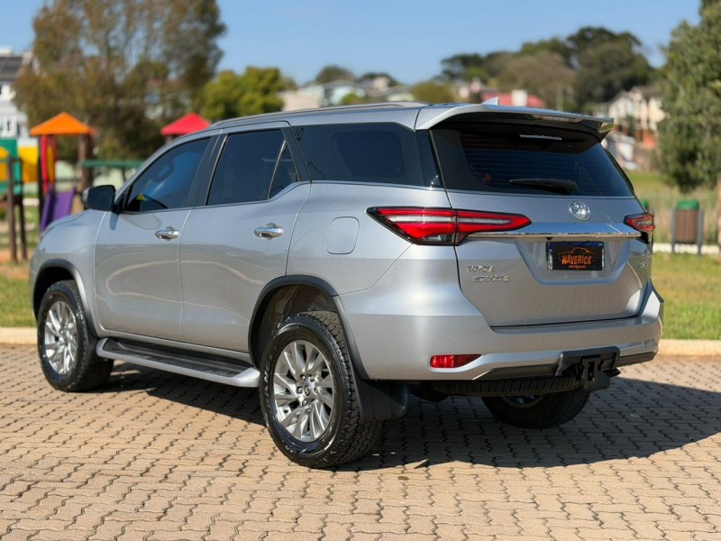 HILUX SW4 2.8 SRX 4X4 7 LUGARES 16V TURBO INTERCOOLER DIESEL 4P AUTOMÁTICO - 2024 - LAGOA VERMELHA