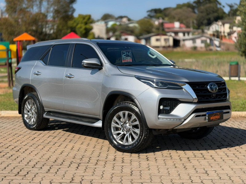 HILUX SW4 2.8 SRX 4X4 7 LUGARES 16V TURBO INTERCOOLER DIESEL 4P AUTOMÁTICO - 2024 - LAGOA VERMELHA